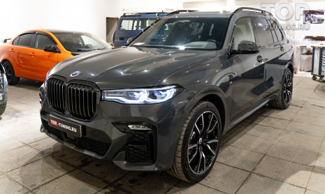 Оклейка кузова, керамика кожи и защита глянцевых панелей в салоне BMW X7 G07