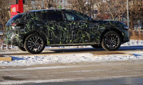 Шпионские снимки Avatr 15 показывают новый электрический внедорожник