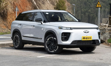 Chery Fengyun T6 - это обновленный Tansuo 06, который выходит на рынок Китая по цене 1,6 млн рублей