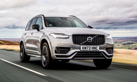 Фэйслифтинговый Volvo XC90 поступит в продажу вместе с новым электрическим EX90