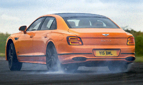 Мировой дебют нового Bentley Flying Spur мощностью 771 л.с. состоится 10 сентября
