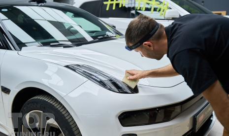 Оклейка пленкой Zeekr 001 – защита глянцевым полиуретаном