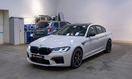 Зона риска в полиуретан STEK, атермальная тонировка стекол BMW M5