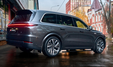 Дооснащение Lixiang L9 – установка брызговиков в цвет кузова и защитной сетки радиаторов