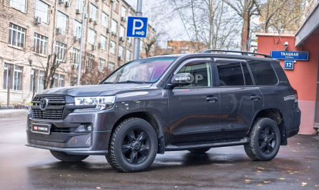 Антихром и премиум обвес Executive для Toyota Land Cruiser 200