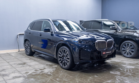 Оклейка всего кузова BMW X5 G05 рестайлинг защитной пленкой STEK