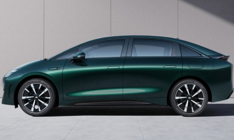 Китайская авиакомпания представила свой электромобиль в Таиланде в преддверии китайского дебюта