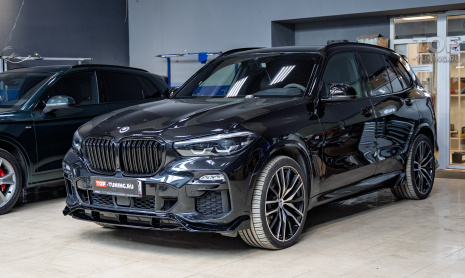 Доводчики дверей и установка тюнинг-обвеса PRO GT II для BMW X5 G05