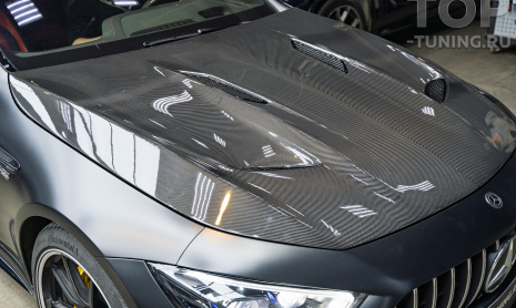 Установка карбонового капота для Mercedes-Benz AMG GT рестайлинг