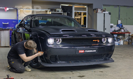 Замена линз в фарах Dodge Challenger III  – тюнинг оптики