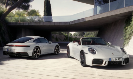 Новый рестайлинговый Porsche 911 Carrera S стал еще мощнее, несмотря на отказ от гибридных технологий