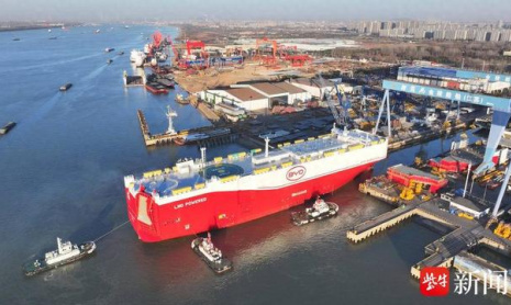 Компания BYD Shenzhen, крупнейший в мире перевозчик на 9200 автомобилей, отстыковалась от причала в Китае