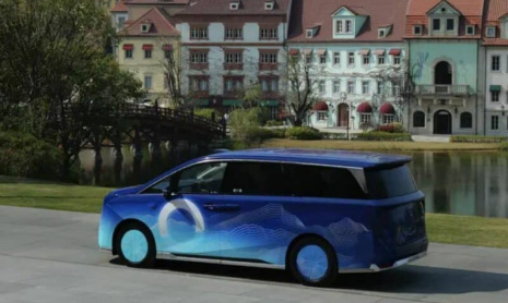 Первый MPV, представленный GAC и Huawei в Китае, может стоить около 3,9 млн рублей