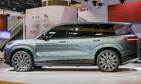 Предпродажа флагманского автомобиля Denza N9 PHEV от BYD с запасом хода 1300 км начинается от 5,5 млн рублей в Китае