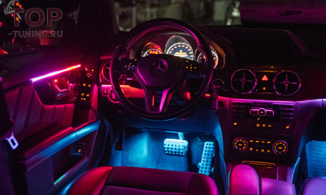 Монтаж универсальной атмосферной RGB подсветки в салон Mercedes-Benz GLK