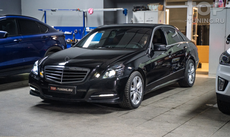 Замена линз и стекол фар Mercedes-Benz E-class W212 – тюнинг и оклейка оптики