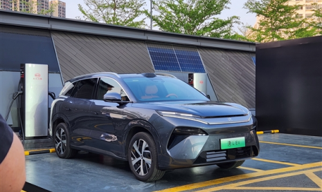 Внедорожники BYD Tang L EV и PHEV продаются по цене от 2,66 млн рублей