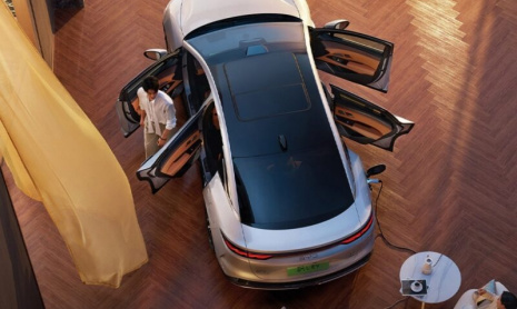 В Китае стартовали продажи седанов BYD Han L EV и PHEV по цене от 2,55 млн рублей