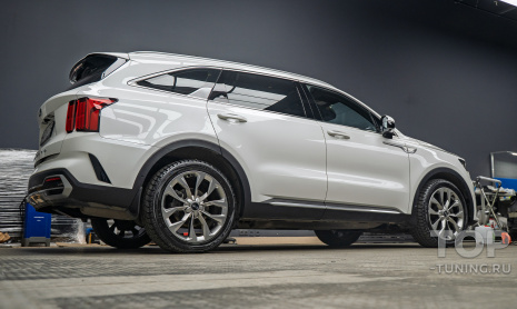 Оклейка пленкой зоны риска + керамика кузова + химчистка салона Kia Sorento IV