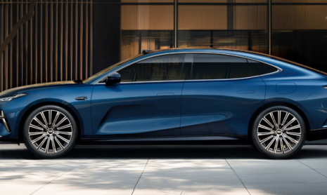 Geely Galaxy Starshine 8 PHEV с запасом хода 1600 км вышел на рынок Китая по цене 1,4 млн рублей