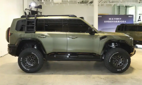Представлен 700-сильный внедорожник Dongfeng Warrior M817