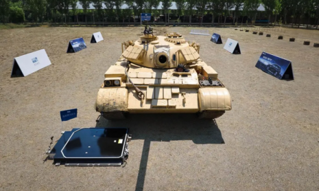 Аккумулятор Aegis Gold Brick для Geely Galaxy E5 прошел испытание на сжатие в 36-тонном баке