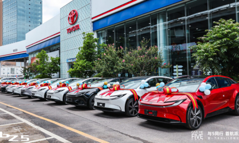 Замечание главы Toyota о том, что “один электромобиль загрязняет окружающую среду, как три гибрида”, наталкивается на научную критику