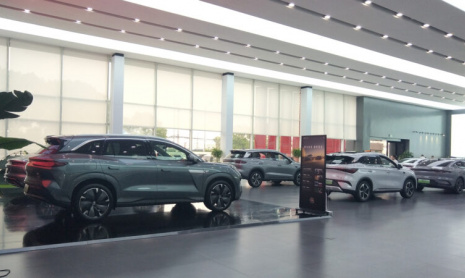 Сообщается, что BYD замедляет производство в Китае из-за роста запасов, несмотря на значительные скидки