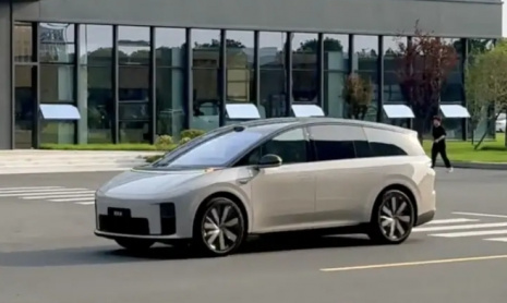 29 июля в продажу поступит полностью электрический внедорожник Lixiang i8 мощностью 536 л.с. и трехконтактными литиевыми батареями 5C