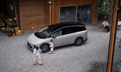 Li Auto i8 показал интерьер в преддверии старта предпродаж 17 июля