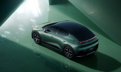 Lynk & Co представляет бюджетный Z20 с запасом хода 430 км по цене 1,2 млн рублей