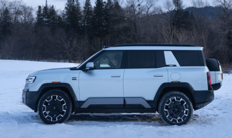 Гибридный внедорожник Denza B8 от BYD представлен для Африки и Ближнего Востока