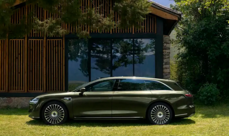 Представлен интерьер 5,2-метрового универсала Stelato S9T от Huawei, предварительные продажи которого начинаются 18 августа