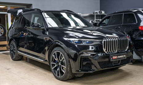 Монтаж порогов-ступеней для BMW X7 G07