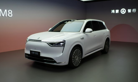 Aito M8 BEV от Huawei официально представлен по цене 4 млн рублей с аккумулятором CATL и запасом хода 705 км