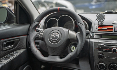 Анатомический тюнинг-руль для Mazda 3 BK рестайлинг