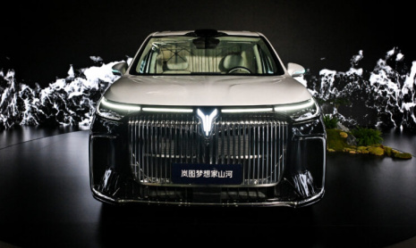 5,3-метровый внедорожник Voyah Dream с запасом хода на электромобиле 350 км выпущен в Китае за 3,84 млн рублей