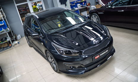 Тюнинг-модернизация Kia Ceed II – спортивный капот GTR с жабрами