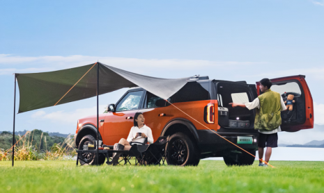 В Китае у полностью электрического Ford Bronco появилась выдвижная крыша для кемпинга (ВИДЕО)