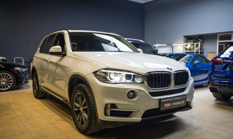 Тюнинг фар BMW X5 F15 – замена би-ксенона на светодиодные модули MaxBeam 2.0