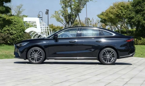 2026 Geely Emgrand станет крупнее благодаря новому двигателю объемом 1,5 литра, предварительные продажи начнутся с 785 000 рублей