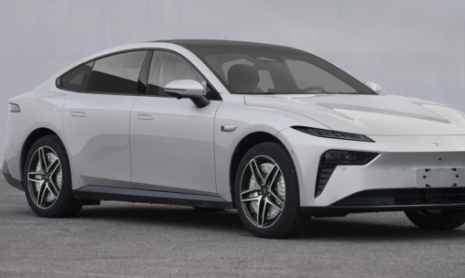 En 007 от Dongfeng станет первым в Китае и единственным в мире серийным электромобилем с четырьмя встроенными двигателями