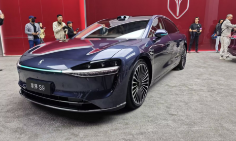 Компания Stelato от Huawei представляет новый седан S9 среднего и большого размера по цене от 3,5 млн рублей