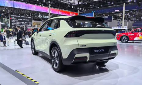 Электрический внедорожник 2026 Changan Nevo Q05 с запасом хода 506 км стоит от 11 200 долларов В Китае