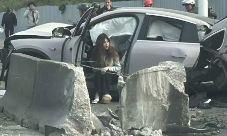 Nio EC6 развалился на части в результате аварии в Шанхае, аккумулятор уцелел, а пассажиры остались невредимыми