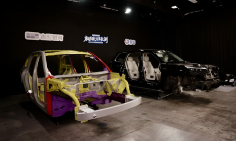 Geely Galaxy M9 завершил 18 000-километровый евразийский пробег на выносливость, окончившийся публичным демонтажем в Париже