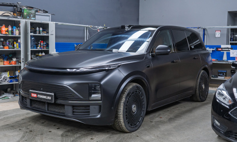 Защита лобового стекла Lixiang L9 пленкой RAYNO