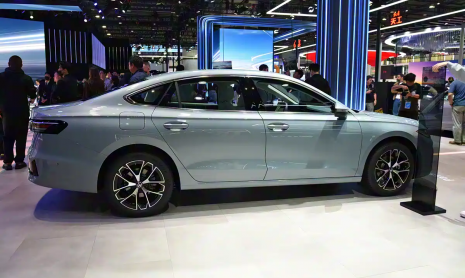 В 2026 году планируется запуск модели Passat ePRO PHEV от SAIC-Volkswagen с запасом хода в 1300 км