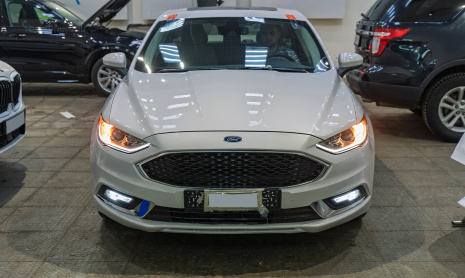 Тюнинг задних фонарей – желтые поворотники для Ford Mondeo V из США