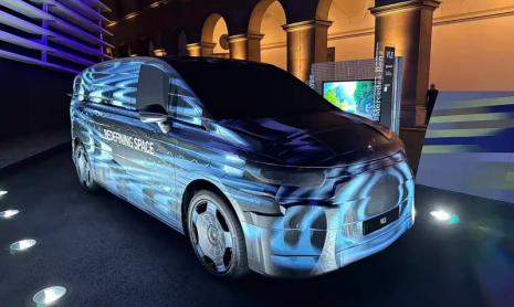 Электрический минивэн Mercedes-Benz VLE представлен на шпионских фотографиях в преддверии мирового дебюта 10 марта